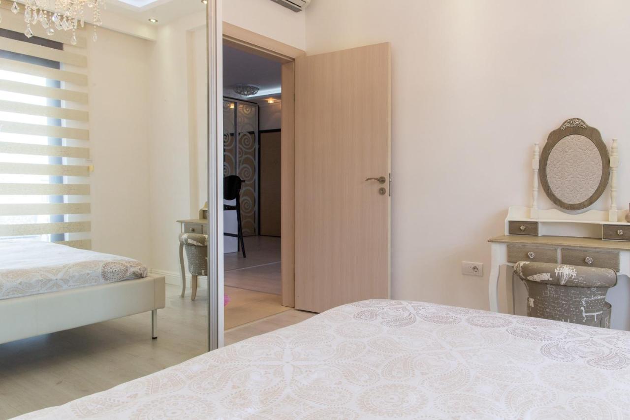 Becici - Andrea Apartman エクステリア 写真