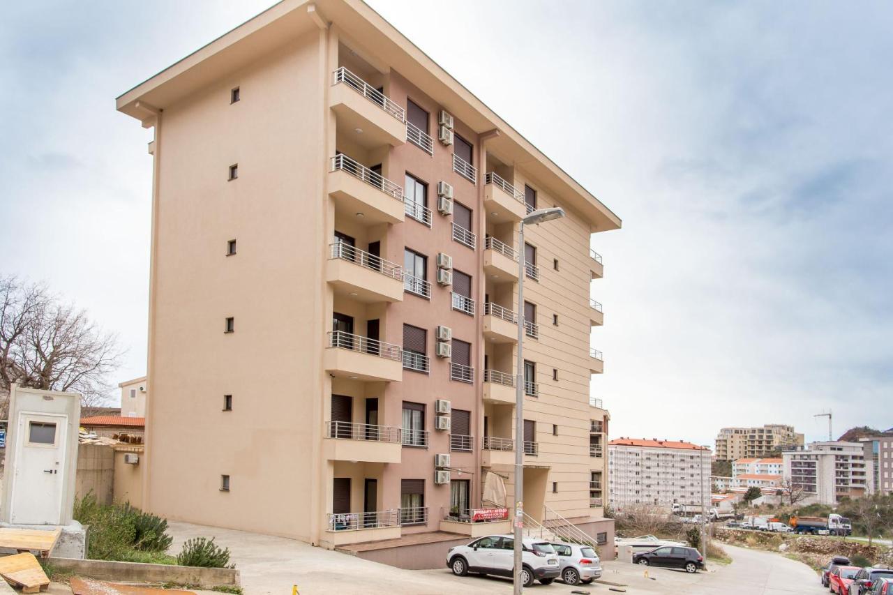 Becici - Andrea Apartman エクステリア 写真
